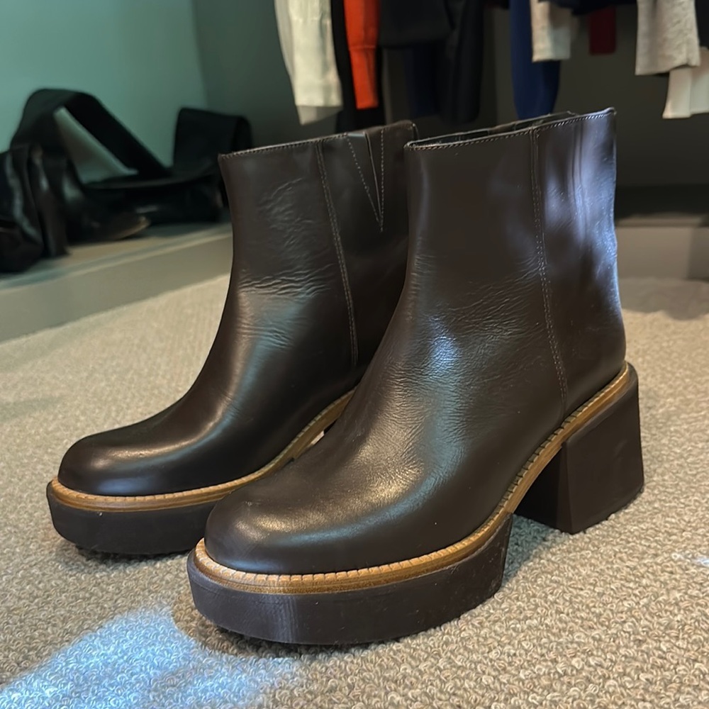 Size 38!paloma Barcelo boots. Never worn.